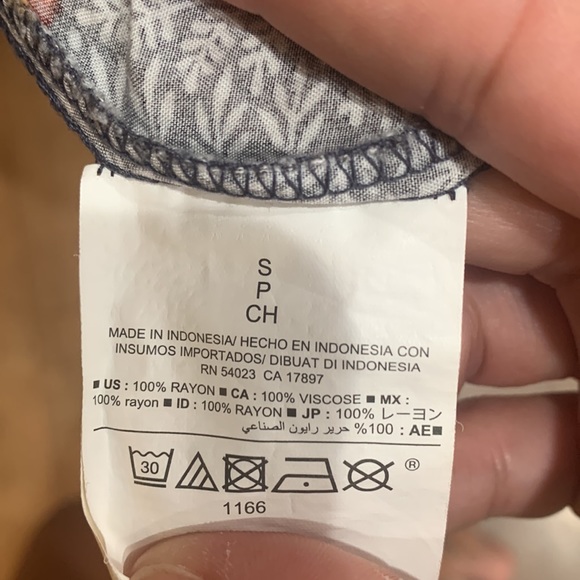 Old navy dress with 3/4 sleeves. Small PETITE, 100% Rayon - Picture 6 of 6